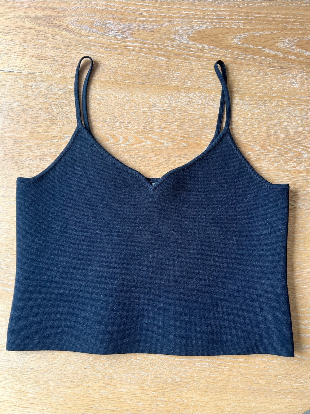 Express | Black Ribbed V-Neck Cropped Cami - Picture 2 of 4
